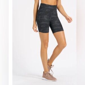 NWT Vuori Clean Elevation Shorts